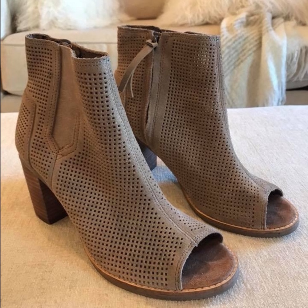 Tom’s Peep toe bootie
